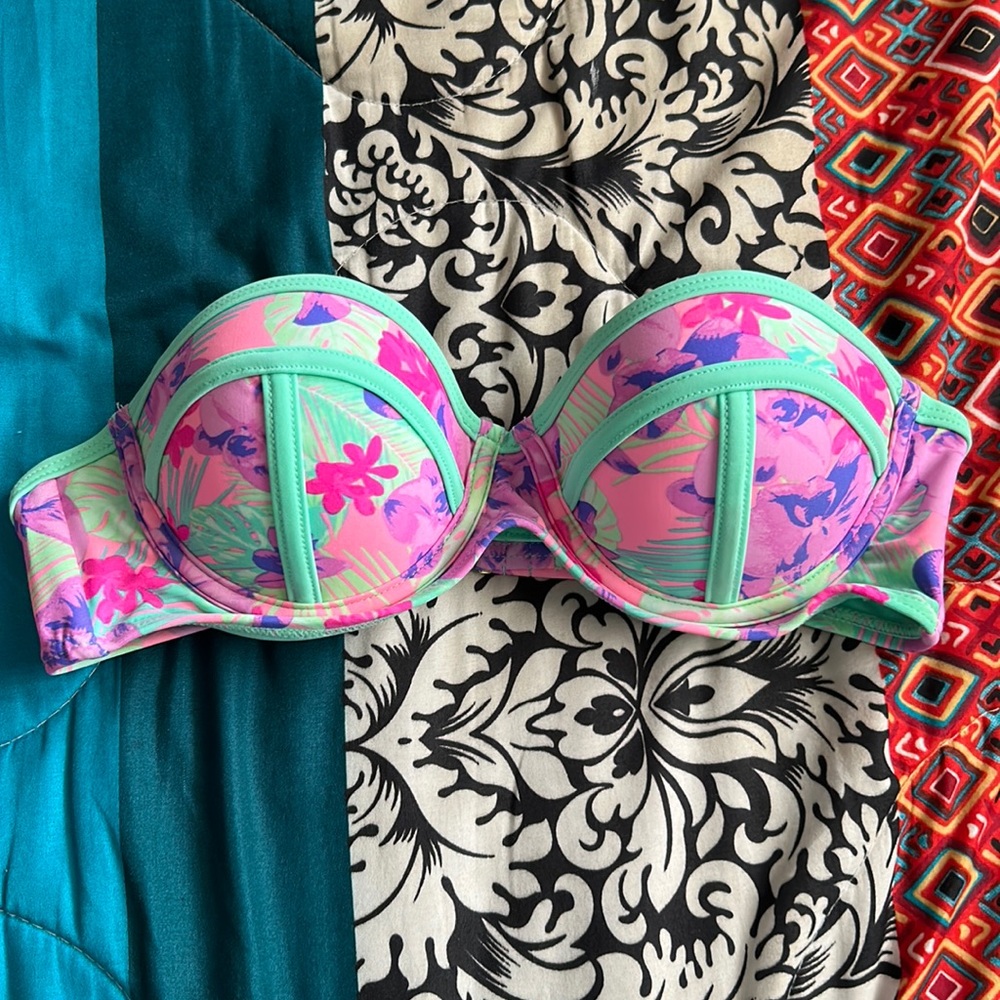 Bikini top